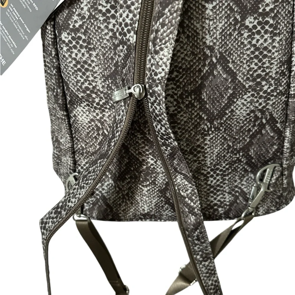 Naples Convertible Backpack brand new gorgeous ⭐️